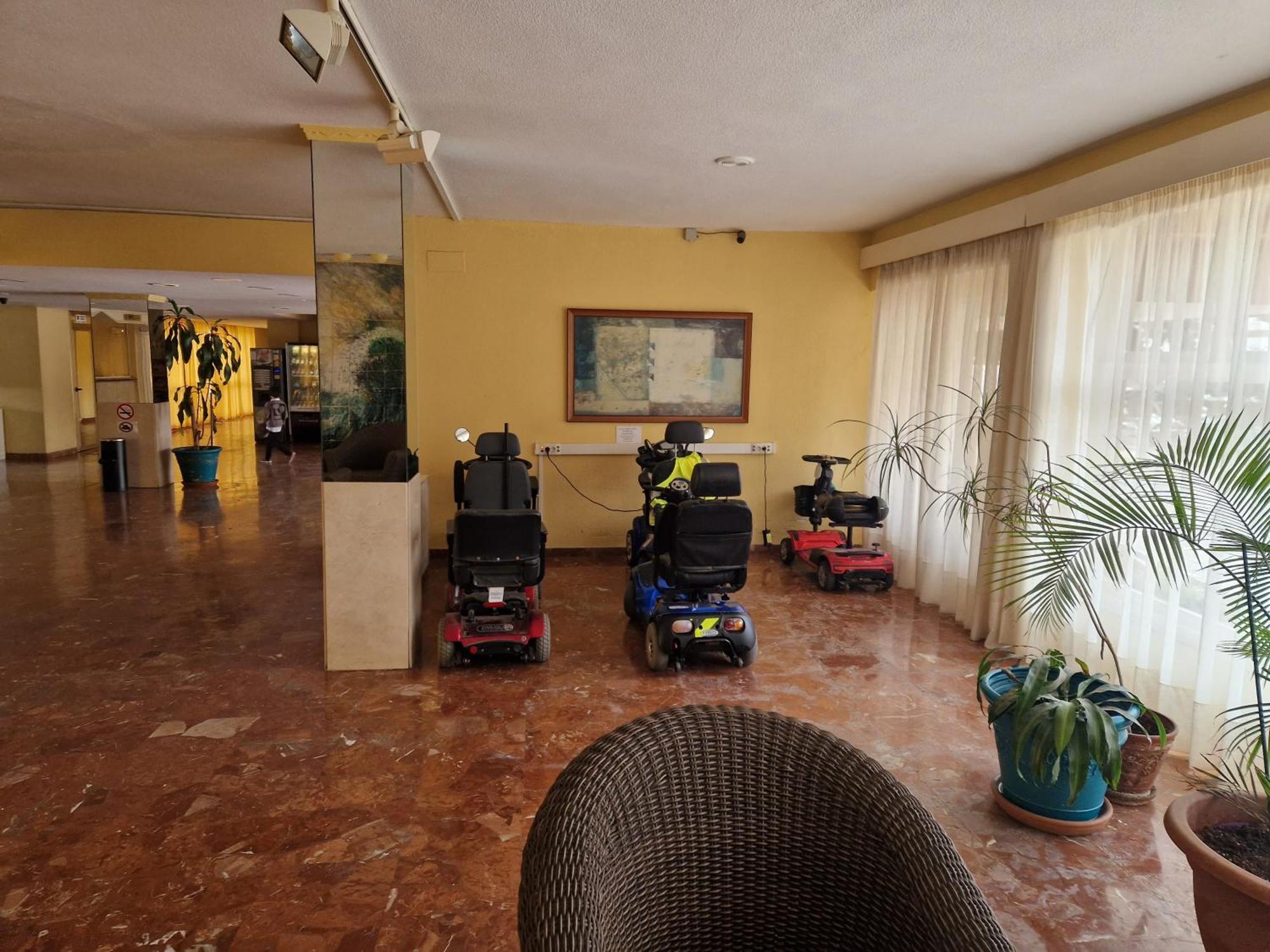 Apartamento Hercules 59 ベナルマデナ エクステリア 写真